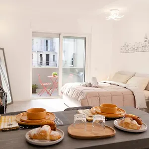 apulialux-garruba-cozy-apt-parking.barihotels.org/